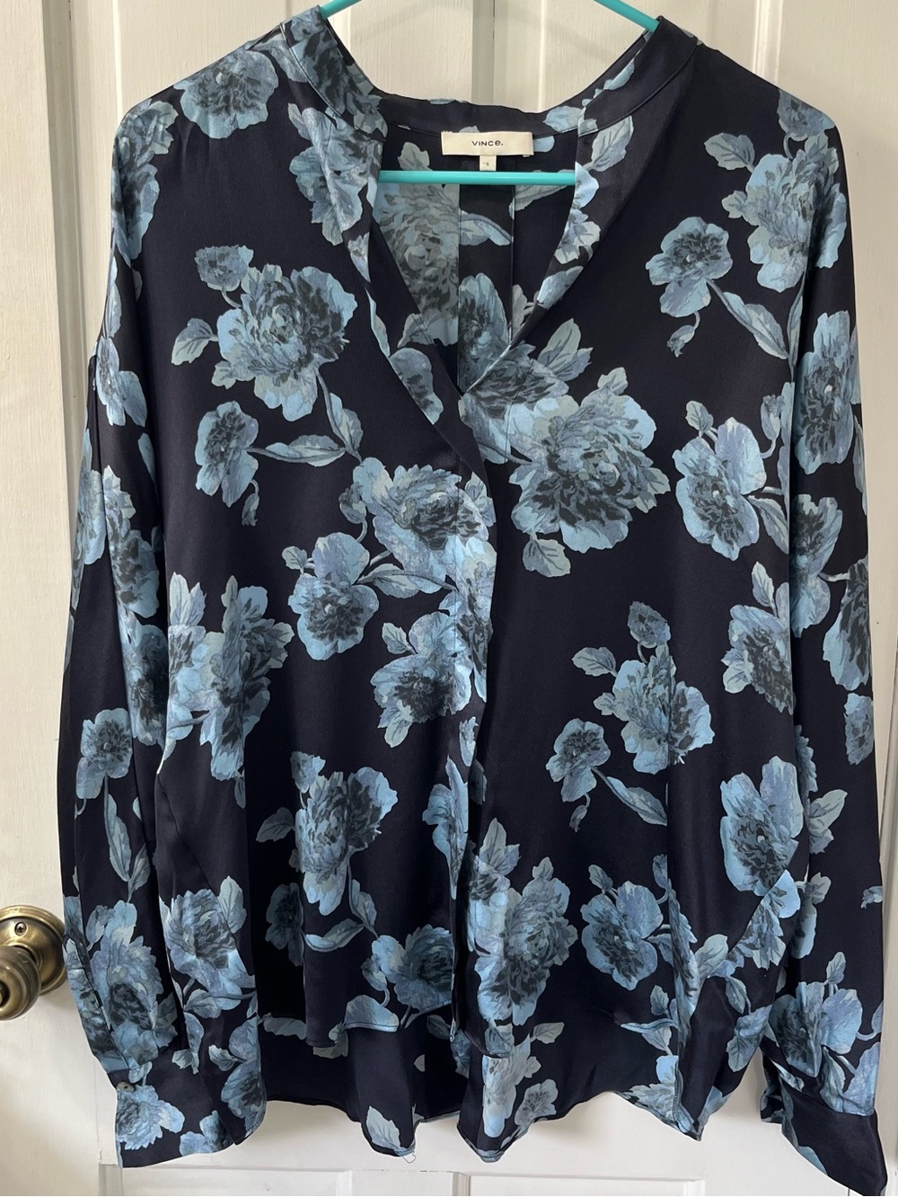 Vince Tapestry Floral Popover Silk Top in Coastal Blue. Women’s Size Small
